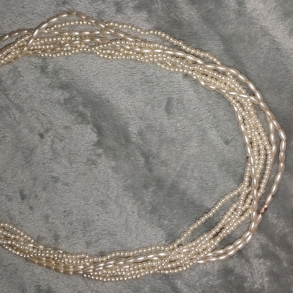 Multi string pearl necklace - Picture 1 of 3
